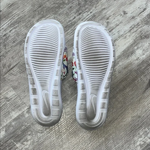 Nike White Floral Slides with Gold Logo - Picture 4 of 4